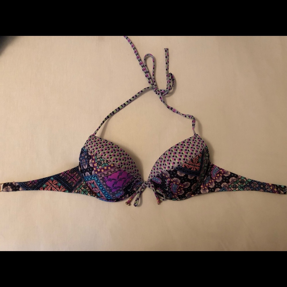SOLD! Victoria’s Secret Bikini Top